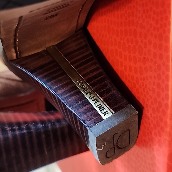 Donald H. Pliner NEW with box. Chestnut suede boots with Python detail. - Picture 7 of 12